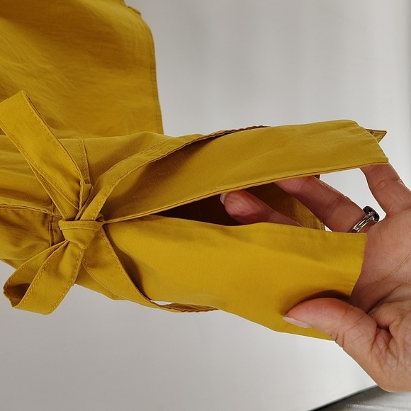 Dalia Mustard Yellow Gold Button Back Blouse Size Small Tie Button Wide Sleeves - Picture 4 of 8